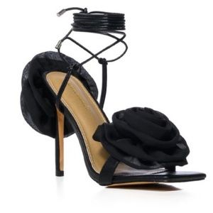 Akira flower tie black sandals